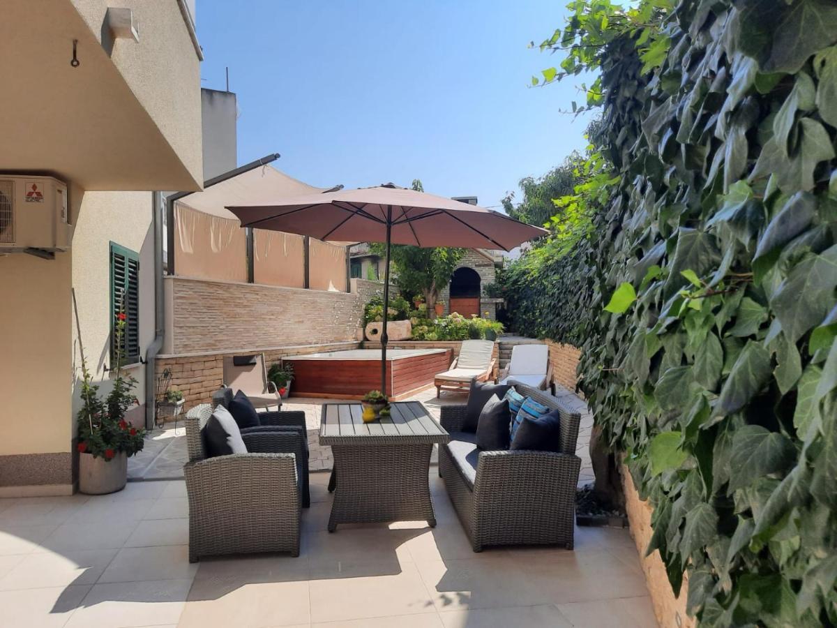 Apartments Vukovic Подстрана Екстер'єр фото