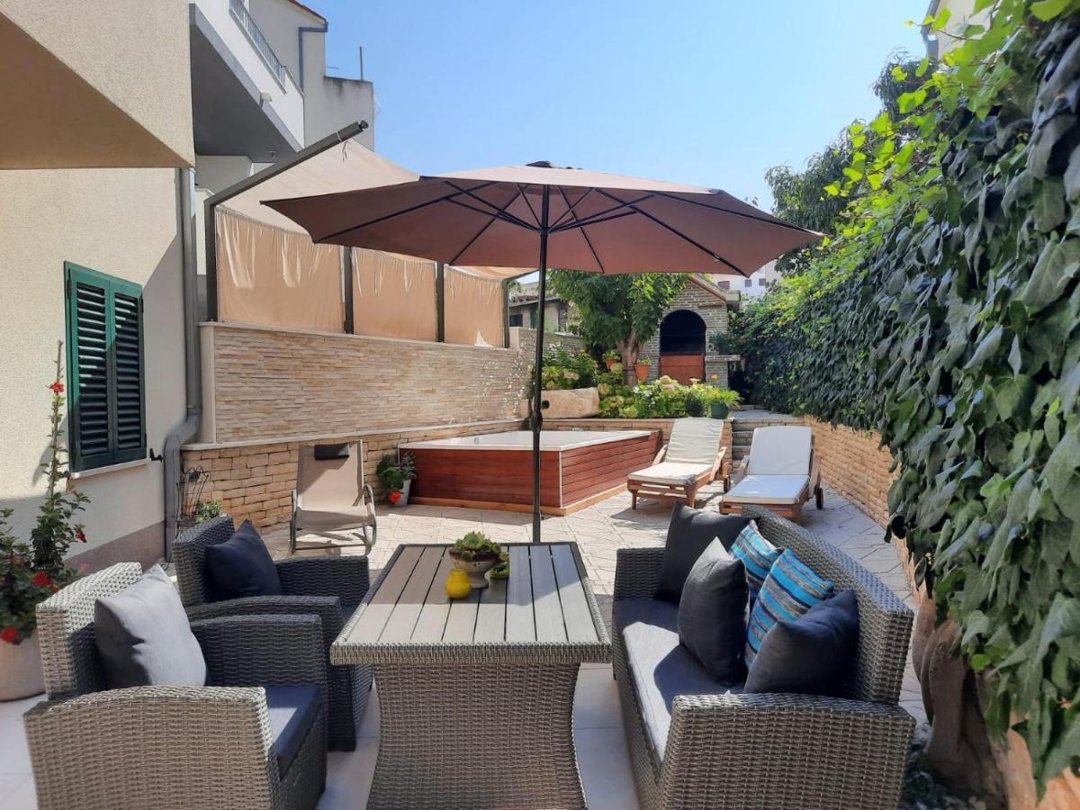 Apartments Vukovic Подстрана Екстер'єр фото