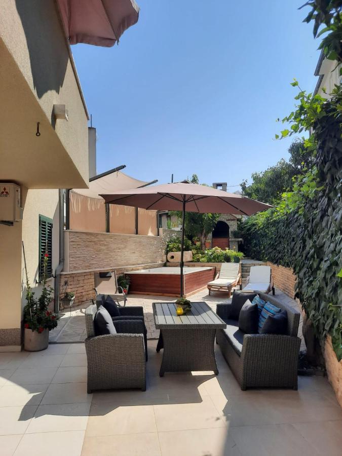 Apartments Vukovic Подстрана Екстер'єр фото