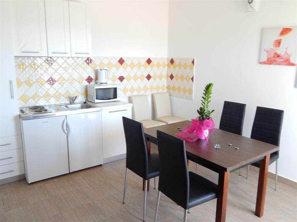 Apartments Vukovic Подстрана Екстер'єр фото