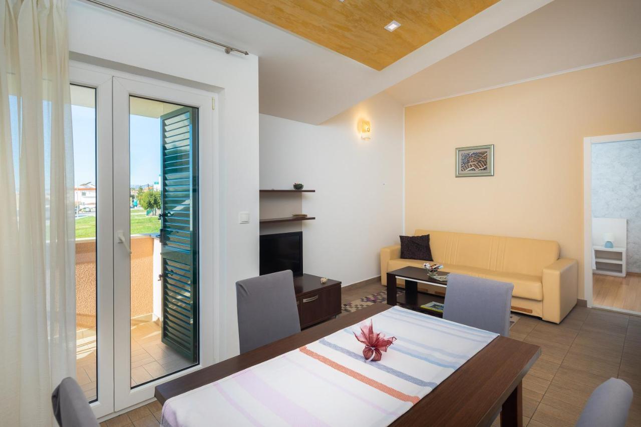 Apartments Vukovic Подстрана Екстер'єр фото