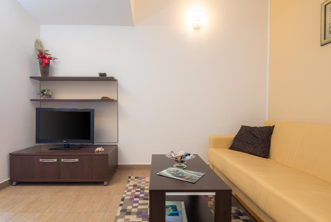 Apartments Vukovic Подстрана Екстер'єр фото