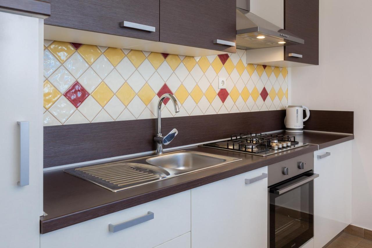 Apartments Vukovic Подстрана Екстер'єр фото