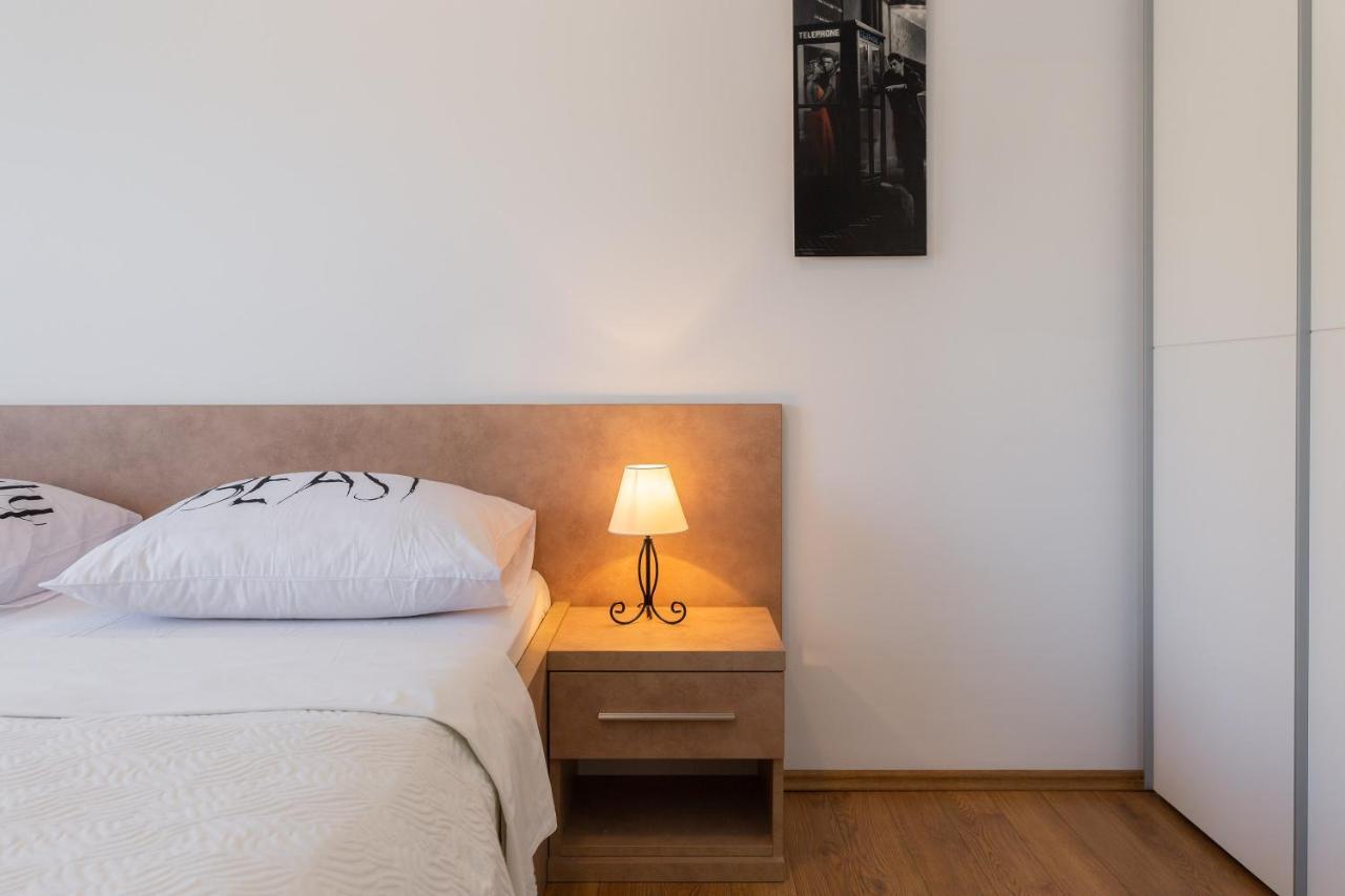 Apartments Vukovic Подстрана Екстер'єр фото