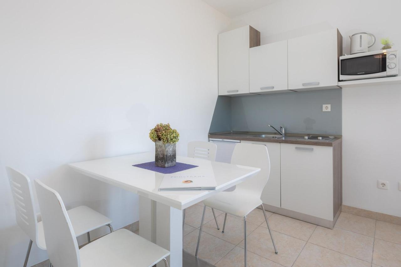 Apartments Vukovic Подстрана Екстер'єр фото