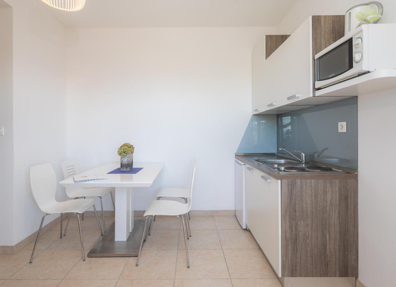 Apartments Vukovic Подстрана Екстер'єр фото